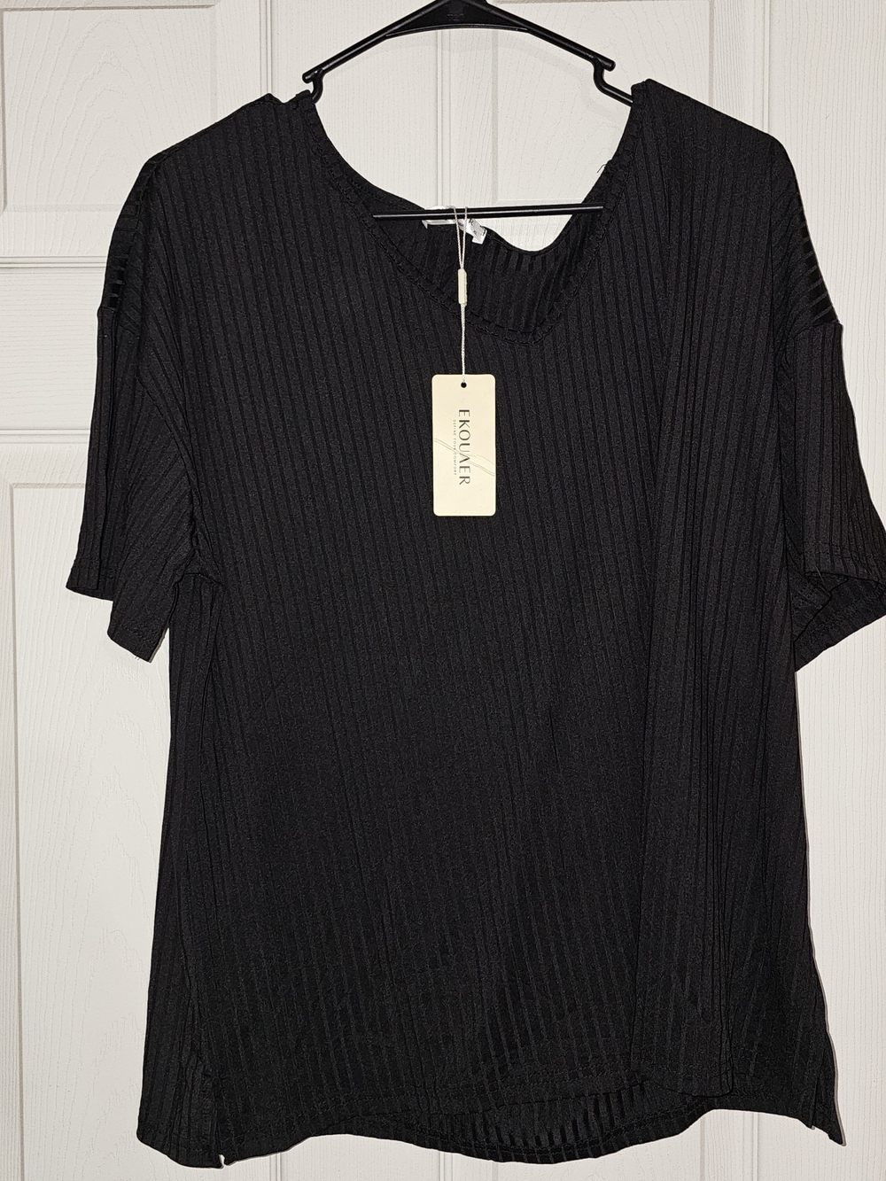 Black Ribbed V-Neck Short Sleeve Top With Shorts.
